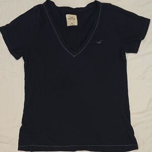 Hollister Women's Black V-Neck Top